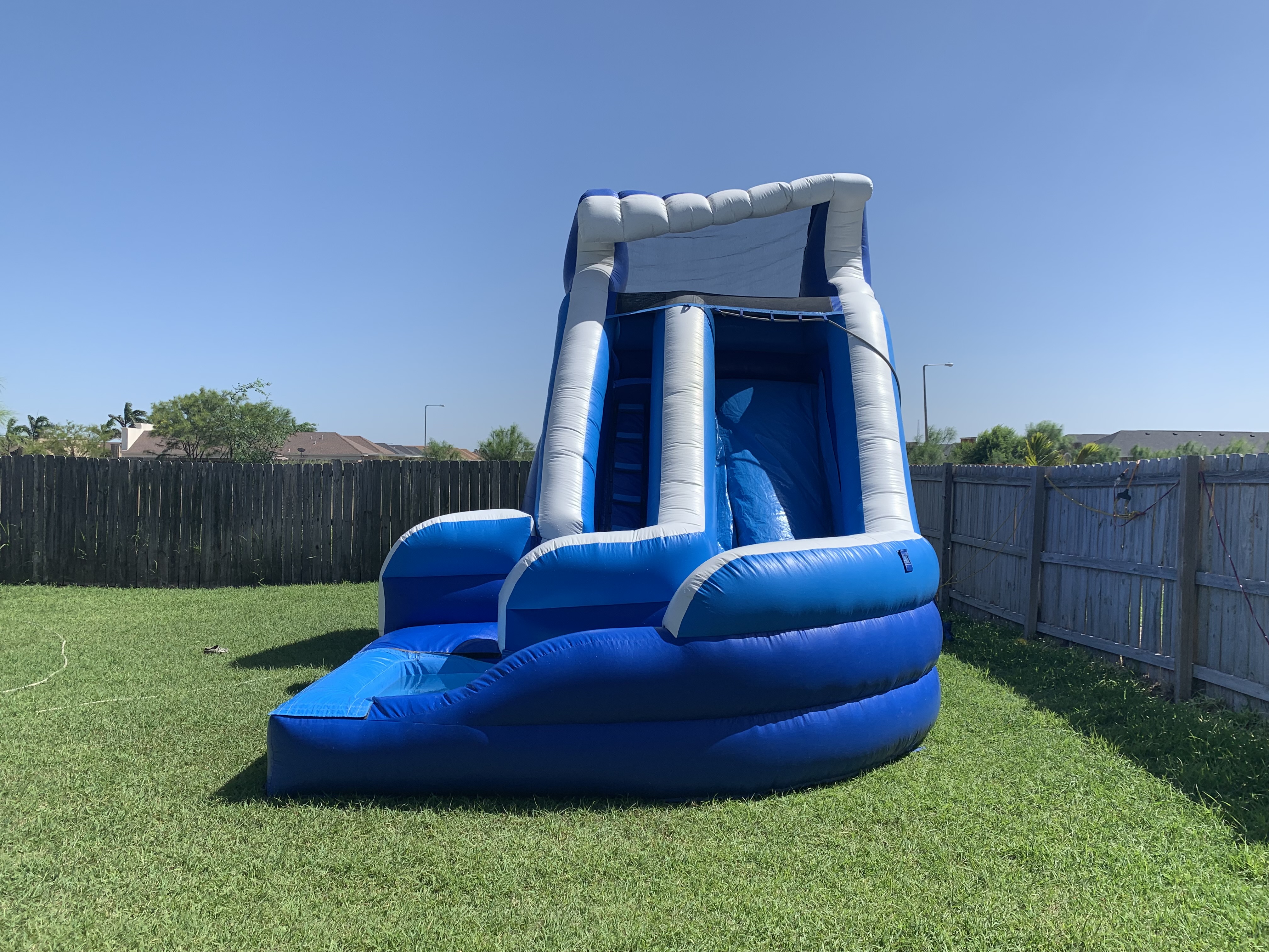 How to make inflatable slides attract more tourists？
